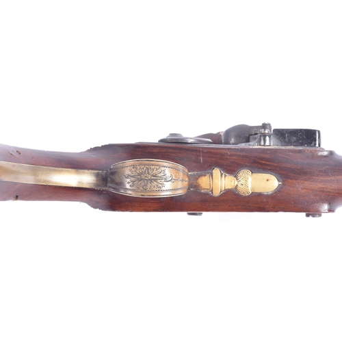 200 - An 18th century William Henshaw of London flintlock pistol. Lock plate engraved 'W. Henshaw' and bar... 