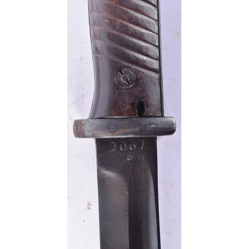 235 - An original WWII Second World War Third Reich Nazi German K98 Mauser rifle bayonet. The bayonet with... 