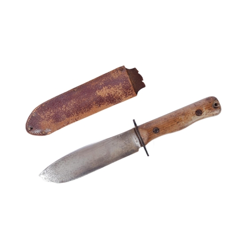 35 - An original WWII Second World War period British Army issued jungle survival knife. The knife made b... 