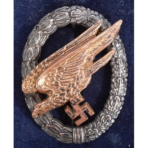 420 - A WWII Second World War German Luftwaffe ' Fallschirmjager ' Paratrooper award / badge. Central eagl... 