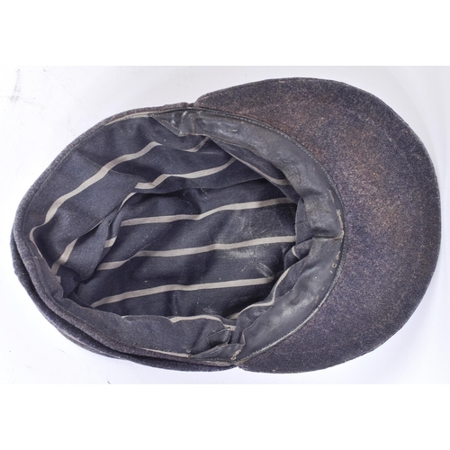 496 - A WWII Second World War Third Reich Nazi German Luftwaffe Officers M43 forage cap. Field grey / blue... 