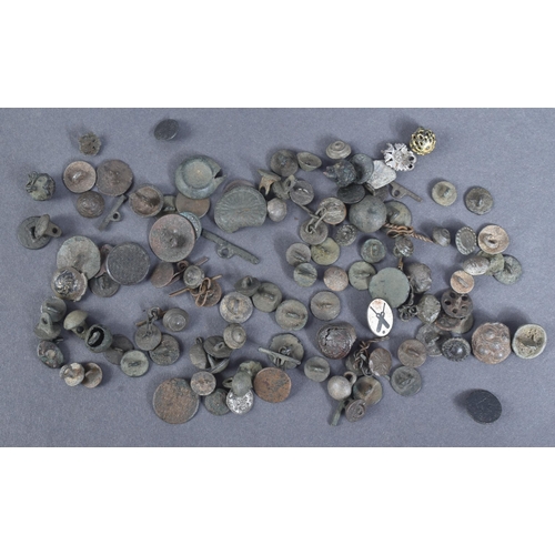 67 - A collection of assorted post-medieval / 15th / 16th / 17th & 18th century buttons and other types o... 