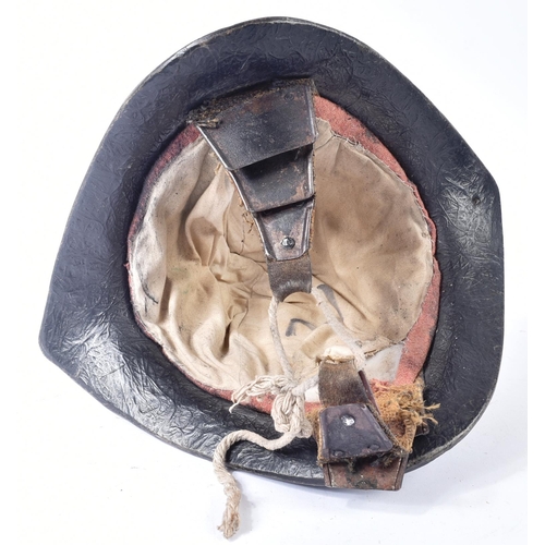 81 - A vintage 20th Century replica of a medieval style Spanish Morion / Pikemans pot helmet. Black fibre... 