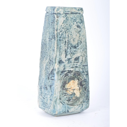 118 - Troika Cornwall - A vintage 20th century circa 1970s Troika Cornwall pottery coffin vase with invert... 