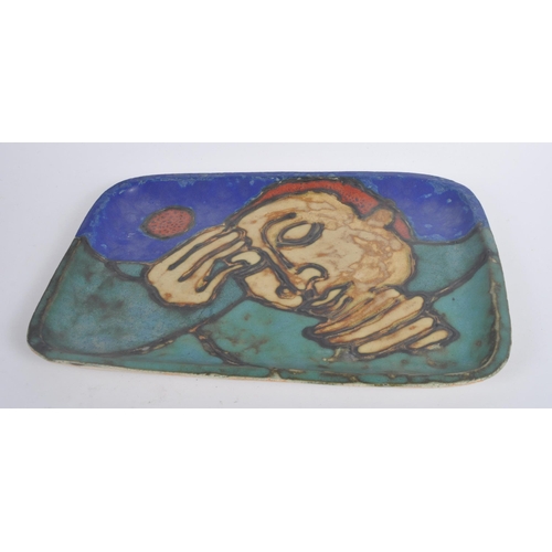 130 - Martha Allen (b. 1952) - A vintage late 20th century studio art pottery stoneware hand painted centr... 