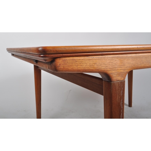 165 - Johannes Andersen for Uldum Mobelfabrik - A retro mid-century Danish designer extending dining table... 