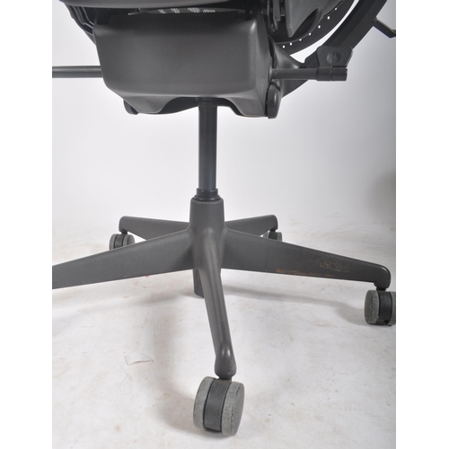 176 - Studio 7.5 - Herman Miller - Mirra 2 - A retro late 20th century swivel desk office chair having adj... 