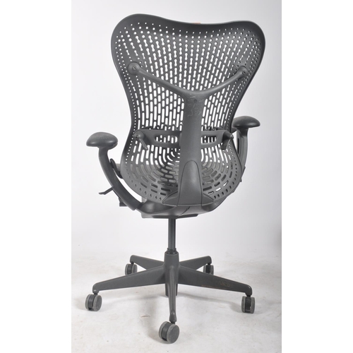 176 - Studio 7.5 - Herman Miller - Mirra 2 - A retro late 20th century swivel desk office chair having adj... 