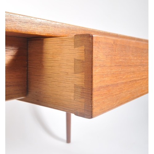 260 - Slagelse Møbelværk - Denmark - A retro vintage mid 20th century circa 1960s teak Danish extending di... 