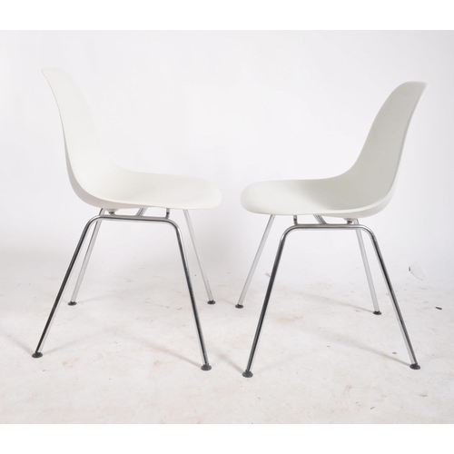 277 - Charles & Ray Eames - Vitra - Set of four retro vintage mid 20th century dining chairs. Having a whi... 