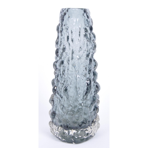 4 - A retro vintage 20th century circa 1960s Whitefriars 'Volcano' pattern 9717 bark textured vase in Pe... 