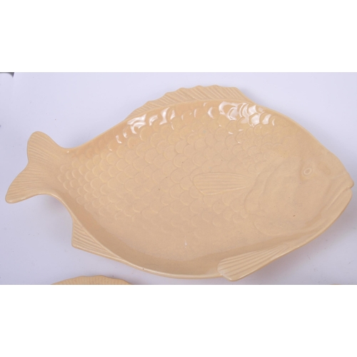 73 - A vintage 20th century circa 1930s ceramic pottery Shorter & Son novelty fish dinner service. The se... 