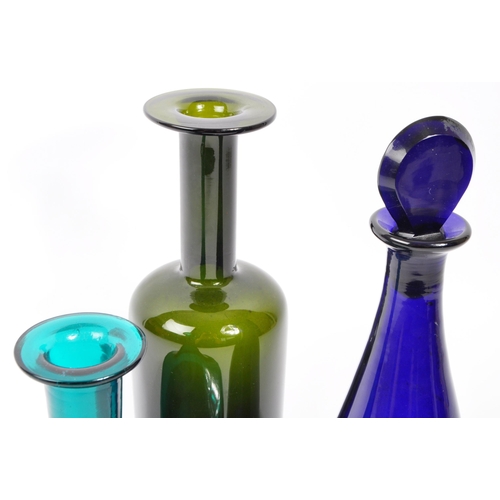 145 - A collection of vintage retro mid 20th century studio glass to include a Otto Brauer Gull vase, a va... 