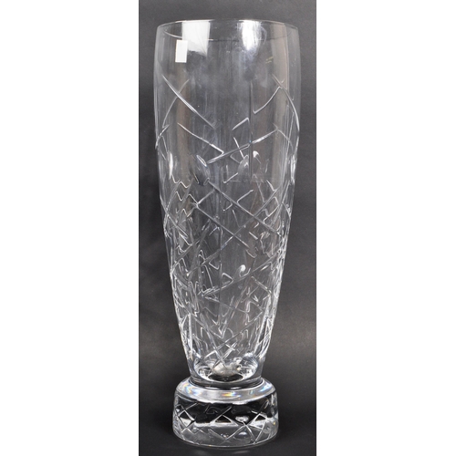 146 - A late 20th century contemporary Royal Doulton Classics, hand crafted lead crystal glassware centrep... 