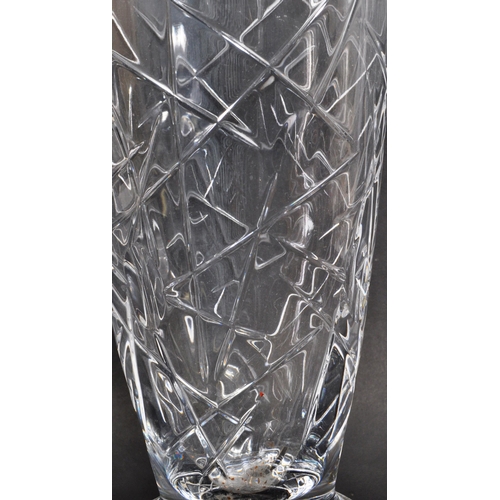 146 - A late 20th century contemporary Royal Doulton Classics, hand crafted lead crystal glassware centrep... 