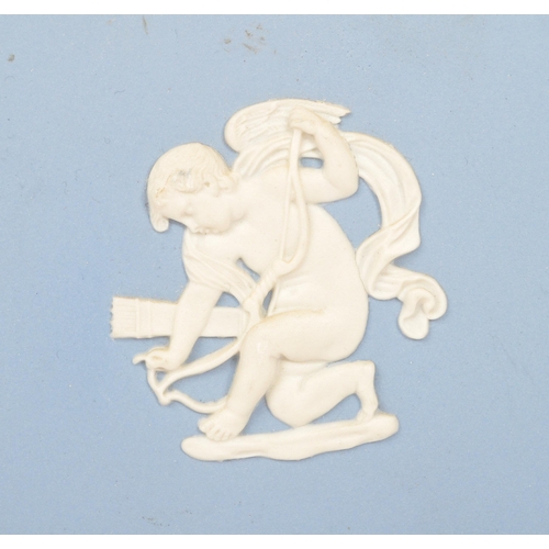 148 - Wedgwood - Three pieces of 20th century Wedgwood jasperware tricolour pieces to include a square dis... 