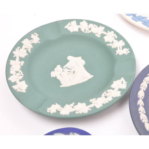 153 - Wedgwood - A collection of 20th century Wedgwood jasperware to include ashtrays and pin dishes. Each... 