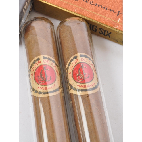 174 - A selection of 20th Century cigars to include Habana, Apanol Favorit and King Six alongside Clan pip... 