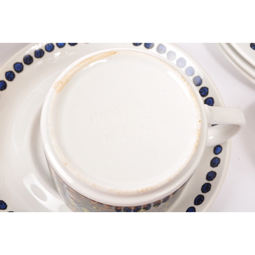 166 - A J&G Meakin, Staffordshire, England retro dinner & tea service in the studio pattern. The set compr... 
