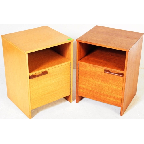 796 - Avalon Furniture Yatton, Somerset - A Pair of retro Mid 20th century Avalon Teak Bedside Cabinets - ... 
