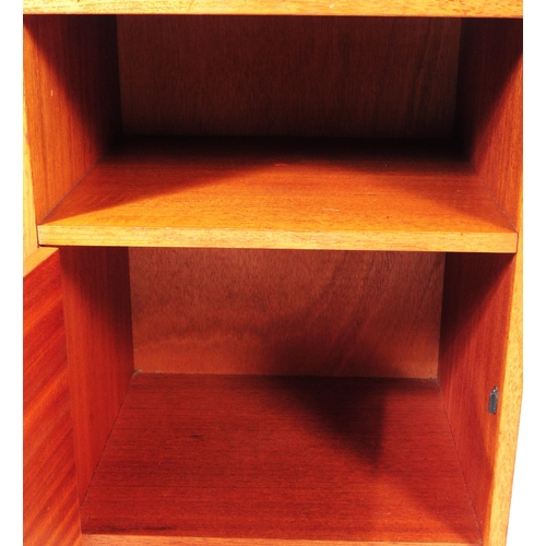 796 - Avalon Furniture Yatton, Somerset - A Pair of retro Mid 20th century Avalon Teak Bedside Cabinets - ... 