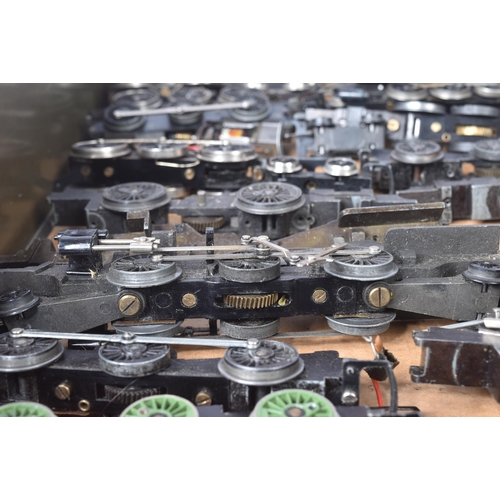 110 - Model Railway - a collection of assorted OO gauge model railway trainset locomotive spare parts comp... 