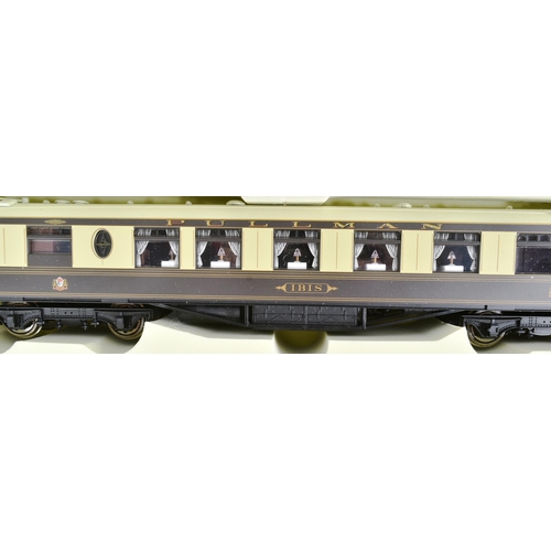 111 - Model Railway - a rake of x3 Hornby OO gauge model railway trainset locomotive Pullman coaches / car... 