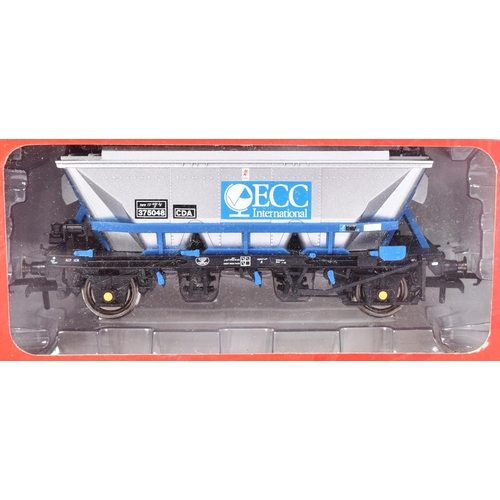 123 - Model Railway - x3 original Hornby OO gauge model railway trainset locomotive rolling stock wagons N... 