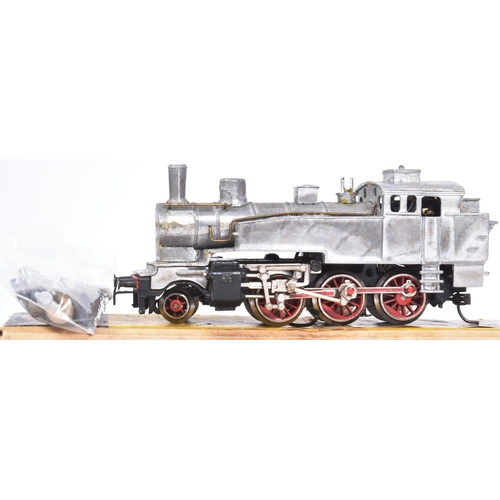 125 - Three vintage Marklin OO gauge model railway trainset steam locomotive engines, comprising of: a Mar... 