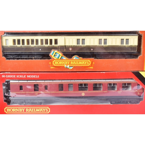 126 - A collection of x12 assorted vintage Hornby OO gauge model railway trainset locomotive rolling stock... 