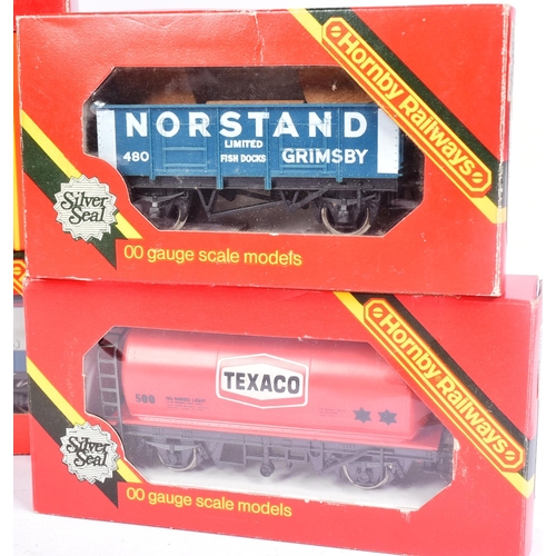 126 - A collection of x12 assorted vintage Hornby OO gauge model railway trainset locomotive rolling stock... 