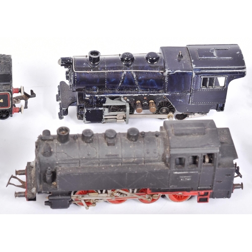 14 - A collection of assorted OO gauge model railway trainset locomotive engines from various makers: Hor... 