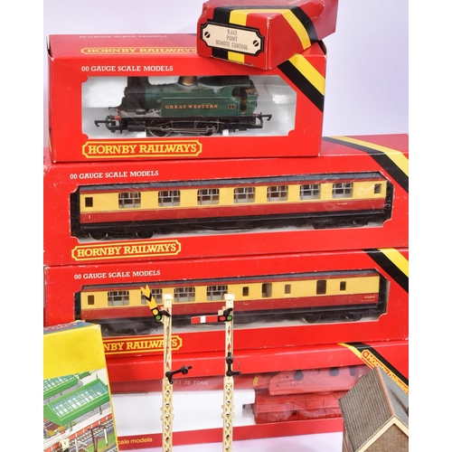 152 - Model Railway - a collection of assorted Hornby OO gauge model railway trainset locomotives, rolling... 