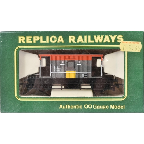 153 - A collection of x4 Replica Railways OO Gauge model railway trainset locomotive and brake vans, compr... 