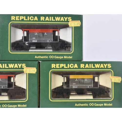 153 - A collection of x4 Replica Railways OO Gauge model railway trainset locomotive and brake vans, compr... 