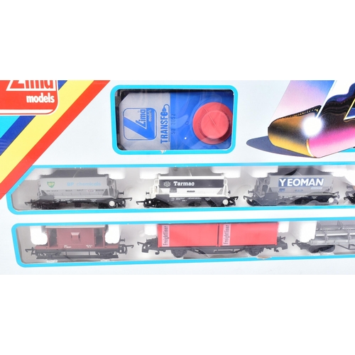 178 - Model Railway - an original Lima OO gauge model railway locomotive trainset No. 104400S 29 containin... 