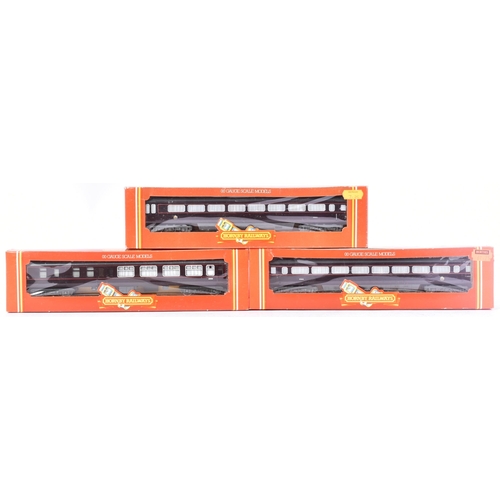 189 - Three vintage Hornby OO gauge model railway trainset royal coaches comprising; R.451 The Queen's Coa... 