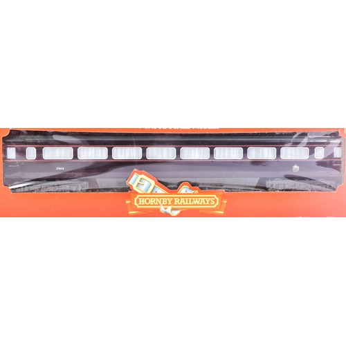 189 - Three vintage Hornby OO gauge model railway trainset royal coaches comprising; R.451 The Queen's Coa... 