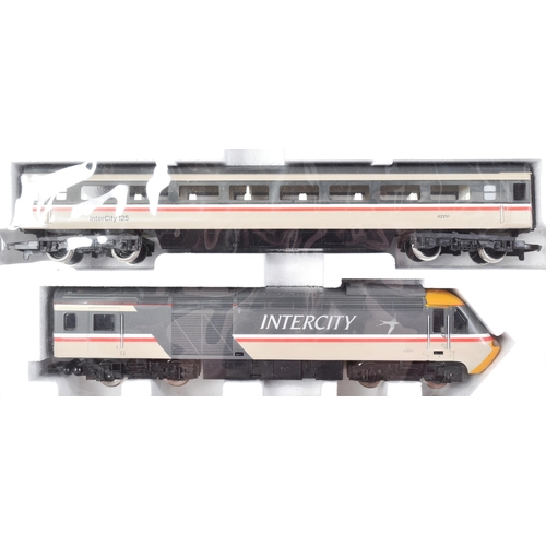 19 - A vintage Hornby OO gauge model railway trainset, No. R397 B.R Class 253 Inter-city 125 3-car pack 4... 