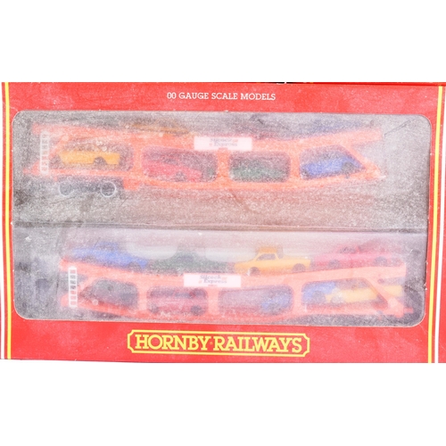 196 - A collection of assorted Hornby OO gauge model railway trainset locomotive rolling stock container, ... 