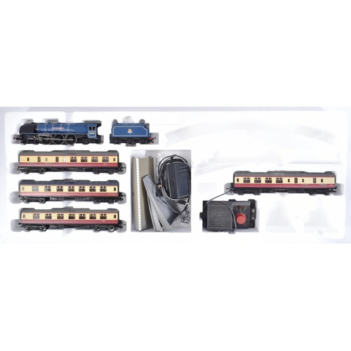 197 - Model Railway - an original Hornby OO gauge model railway locomotive trainset No. R1094 The Royal Sc... 