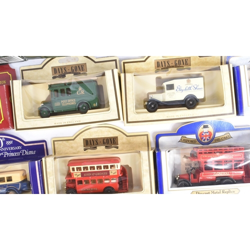 246 - Diecast - a large collection of assorted Lledo Days Gone / Promotional Models and Oxford Diecast mod... 