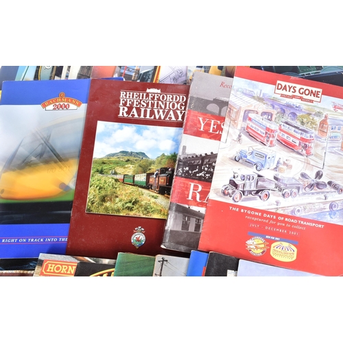 253 - A large collection of vintage OO gauge model railway trainset magazines and catalogues of Hornby, Li... 