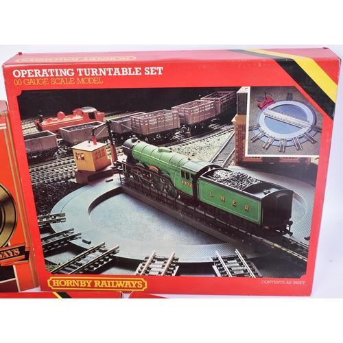 266 - Model Railway - a collection of Hornby OO gauge model railway trainset locomotives and accessories t... 