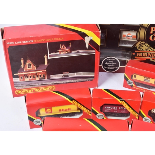 266 - Model Railway - a collection of Hornby OO gauge model railway trainset locomotives and accessories t... 