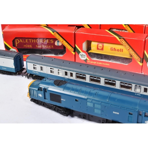 266 - Model Railway - a collection of Hornby OO gauge model railway trainset locomotives and accessories t... 