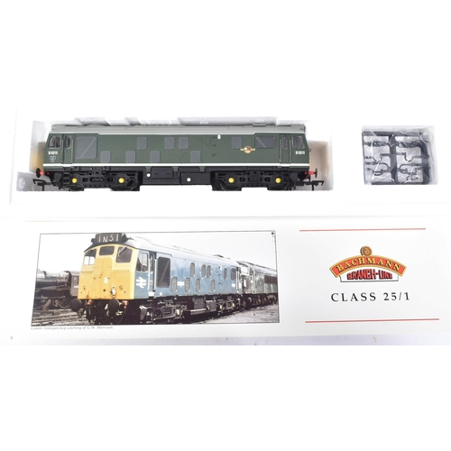 278 - An original Bachmann Branch-Line OO gauge model railway trainset locomotive, No. 32-325, Class 25/1 ... 