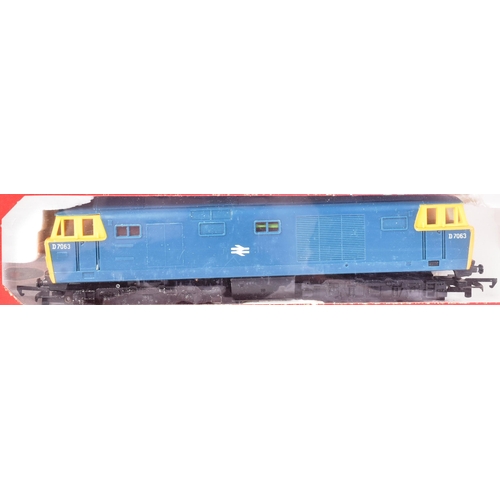 282 - Model Railway - x2 vintage Hornby OO gauge model railway trainset locomotive diesel engines. Both ex... 