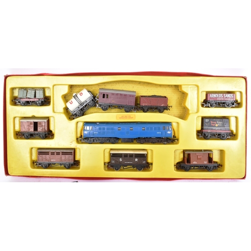 296 - Model Railway - an original Triang OO gauge model railway trainset locomotive No. RS.51 Freightmaste... 