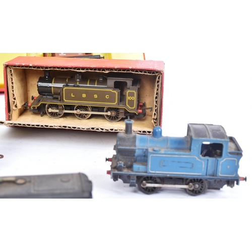 296 - Model Railway - an original Triang OO gauge model railway trainset locomotive No. RS.51 Freightmaste... 